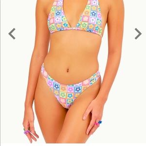 Blackbough swim indie kid Billie bottoms